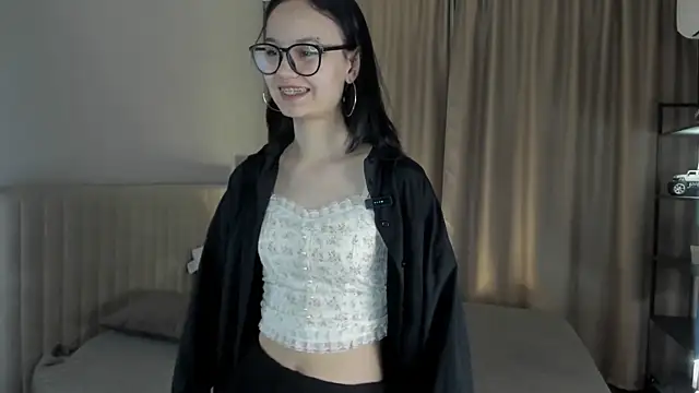 BeatrisRosel online show from March 7, 2026, 6:05 pm