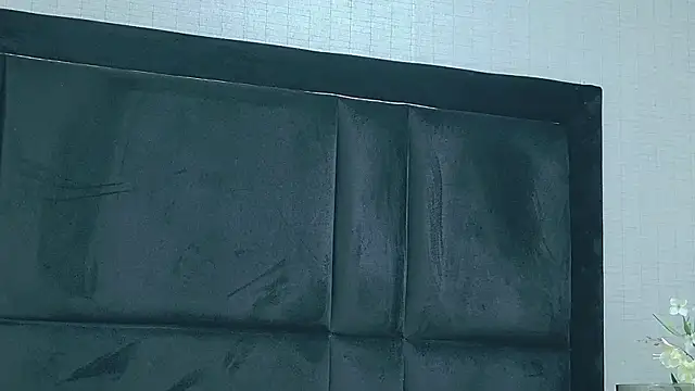 HollyOlson online show from April 1, 2026, 7:44 pm