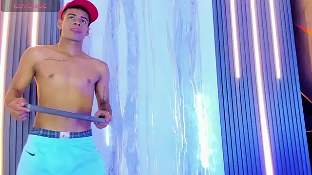 Snapshot of Vicky_and_Jeyco chatting on February 18, 2026, 8:05 pm Vicky and Jeyco online show from February 18, 2026, 8:05 pm