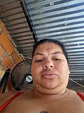 Snapshot of Juli_Powl chatting on June 18, 2026, 1:04 pm Juli Powl online show from June 18, 2026, 1:04 pm