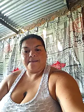 Snapshot of Juli_Powl chatting on June 21, 2026, 4:20 pm Juli Powl online show from June 21, 2026, 4:20 pm