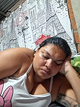 Snapshot of Juli_Powl chatting on June 26, 2026, 1:43 am Juli Powl online show from June 26, 2026, 1:43 am