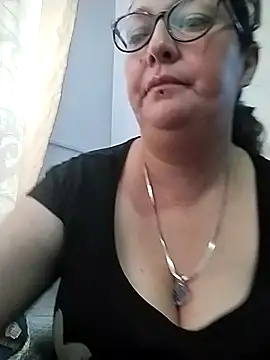  Saraqueen online show from March 12, 2026, 9:32 pm