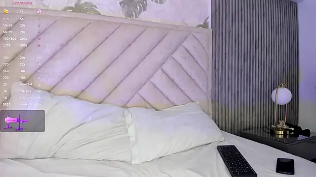 SarahRizof online show from March 26, 2026, 5:35 am