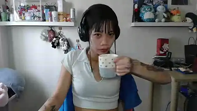 Snapshot of GloryKulikowski chatting on March 2, 2026, 12:57 am GloryKulikowski online show from March 2, 2026, 12:57 am