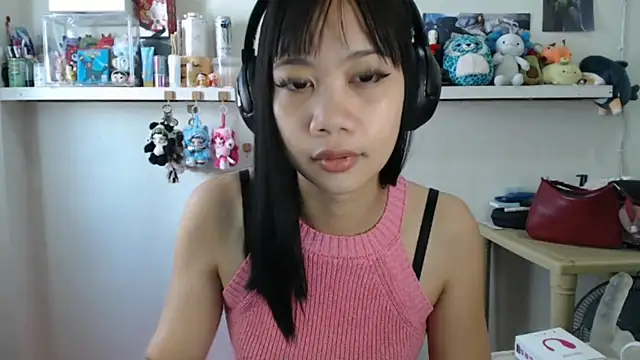 GloryKulikowski online show from March 11, 2026, 2:17 am