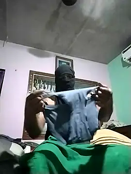 Snapshot of Ladycross chatting on February 22, 2026, 5:55 pm Ladycross online show from February 22, 2026, 5:55 pm