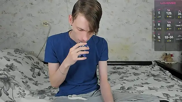 Snapshot of Erick_Wilson chatting on April 13, 2026, 5:07 pm Erick Wilson online show from April 13, 2026, 5:07 pm