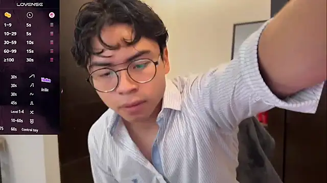 Snapshot of BentoBoxxx chatting on June 2, 2026, 7:27 pm BentoBoxxx online show from June 2, 2026, 7:27 pm