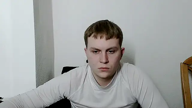 Snapshot of MrHeat_ chatting on February 17, 2026, 9:21 pm MrHeat online show from February 17, 2026, 9:21 pm