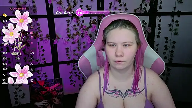 Snapshot of kitsune_little chatting on April 5, 2026, 7:44 pm kitsune little online show from April 5, 2026, 7:44 pm