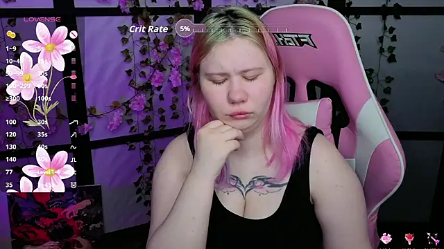 Snapshot of kitsune_little chatting on April 13, 2026, 8:58 pm kitsune little online show from April 13, 2026, 8:58 pm