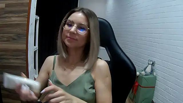 IceMayes online show from April 1, 2026, 1:41 pm