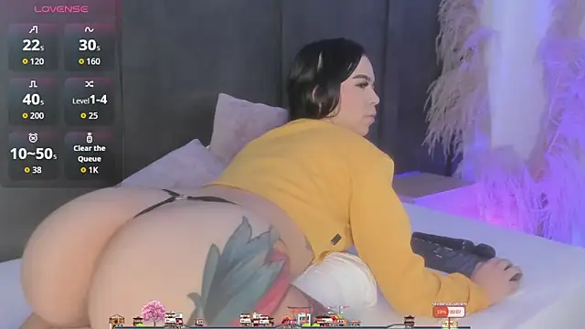 ariadna boneville online show from April 14, 2026, 11:33 pm