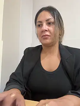 leona-david online show from April 21, 2026, 12:44 pm