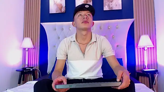 Dark Nico online show from February 16, 2026, 3:57 am