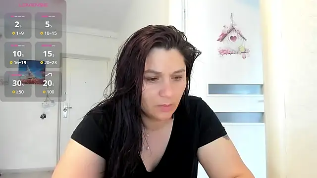 Snapshot of EVELYNA88 chatting on May 9, 2026, 8:52 am EVELYNA88 online show from May 9, 2026, 8:52 am