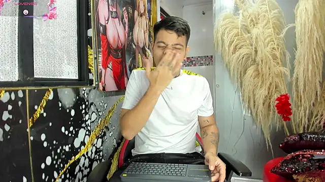 Snapshot of samael_betancurt chatting on July 12, 2026, 1:35 pm samael betancurt online show from July 12, 2026, 1:35 pm