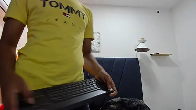 Snapshot of kleiver_cum18 chatting on February 28, 2026, 1:45 pm kleiver cum18 online show from February 28, 2026, 1:45 pm