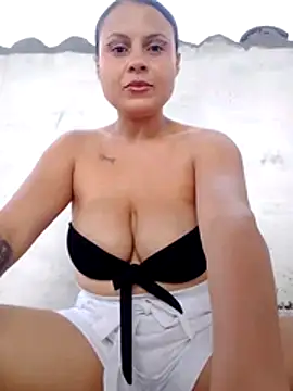 tiifany lopez online show from April 6, 2026, 9:16 pm