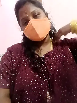 Snapshot of tamilkaviya431 chatting on February 13, 2026, 5:42 pm tamilkaviya431 online show from February 13, 2026, 5:42 pm