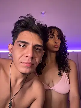 Snapshot of abrilandjulian chatting on March 18, 2026, 12:08 pm abrilandjulian online show from March 18, 2026, 12:08 pm