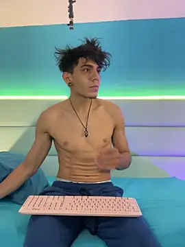 Snapshot of abrilandjulian chatting on March 23, 2026, 11:36 am abrilandjulian online show from March 23, 2026, 11:36 am