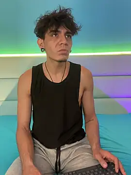 Snapshot of abrilandjulian chatting on March 24, 2026, 11:48 am abrilandjulian online show from March 24, 2026, 11:48 am