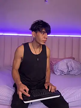 Snapshot of abrilandjulian chatting on March 28, 2026, 12:05 pm abrilandjulian online show from March 28, 2026, 12:05 pm