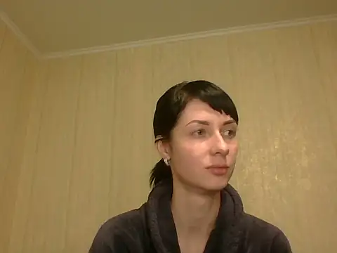 Snapshot of _OnyxQueen_ chatting on February 17, 2026, 6:47 pm OnyxQueen online show from February 17, 2026, 6:47 pm