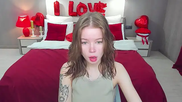 Snapshot of Violetta__Dreams chatting on February 20, 2026, 4:42 am Violetta Dreams online show from February 20, 2026, 4:42 am