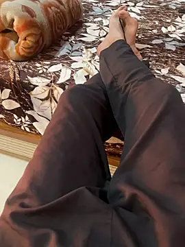 Snapshot of rashmixxx chatting on February 15, 2026, 6:32 am rashmixxx online show from February 15, 2026, 6:32 am