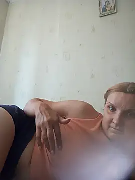 Snapshot of SusanGold9211 chatting on July 7, 2026, 10:41 am SusanGold9211 online show from July 7, 2026, 10:41 am