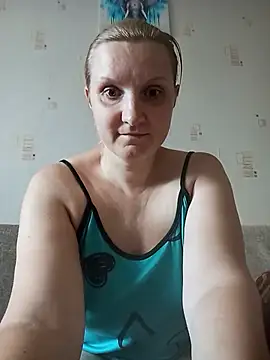Snapshot of SusanGold9211 chatting on August 4, 2026, 9:34 am SusanGold9211 online show from August 4, 2026, 9:34 am