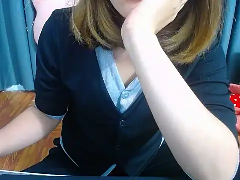 Snapshot of Lunababty chatting on February 15, 2026, 8:24 am Lunababty online show from February 15, 2026, 8:24 am