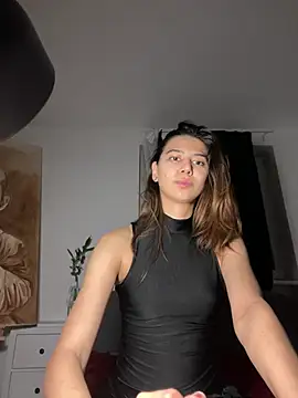 Snapshot of KiraVixenSweet chatting on March 6, 2026, 9:44 pm KiraVixenSweet online show from March 6, 2026, 9:44 pm