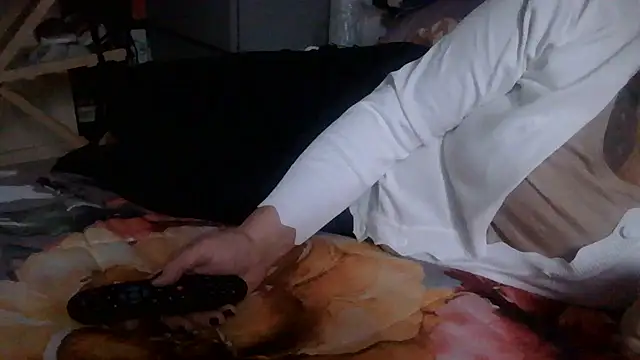 luanahot1 online show from March 1, 2026, 11:23 am