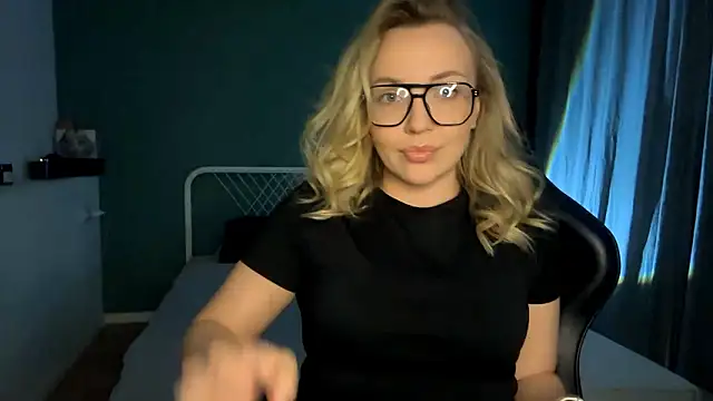 Snapshot of Miabby3 chatting on February 20, 2026, 6:41 pm Miabby3 online show from February 20, 2026, 6:41 pm