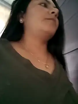 Snapshot of Gissele_Rubi chatting on February 24, 2026, 2:04 pm Gissele Rubi online show from February 24, 2026, 2:04 pm