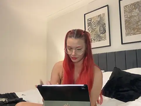FoxyValentine online show from April 7, 2026, 10:31 pm