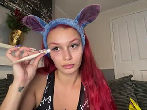 FoxyValentine online show from June 17, 2026, 3:02 pm