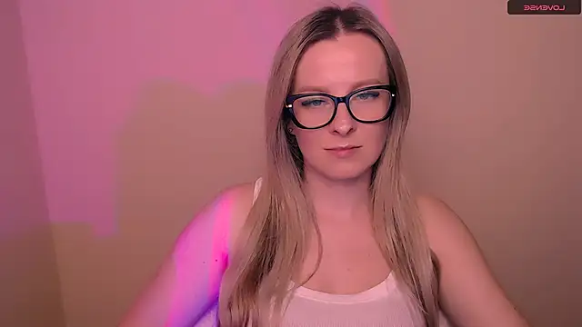 Snapshot of AnnePeach chatting on March 4, 2026, 5:52 pm AnnePeach online show from March 4, 2026, 5:52 pm