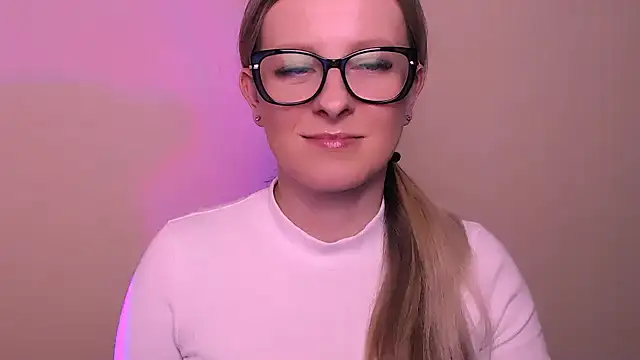 Snapshot of AnnePeach chatting on March 12, 2026, 6:03 pm AnnePeach online show from March 12, 2026, 6:03 pm