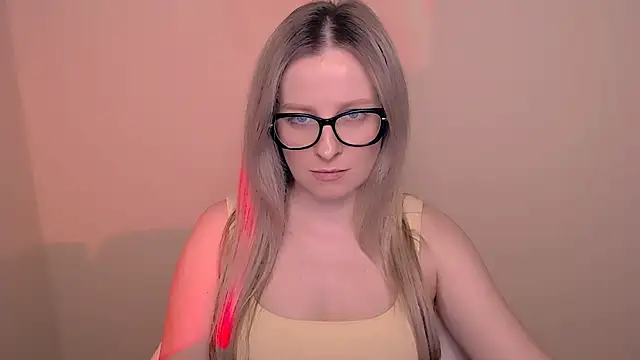 Snapshot of AnnePeach chatting on April 5, 2026, 6:16 pm AnnePeach online show from April 5, 2026, 6:16 pm