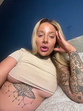 Snapshot of Summerwestt chatting on March 5, 2026, 9:11 pm Summerwestt online show from March 5, 2026, 9:11 pm