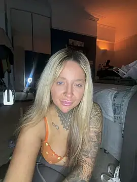 Snapshot of Summerwestt chatting on March 19, 2026, 10:36 pm Summerwestt online show from March 19, 2026, 10:36 pm