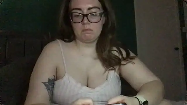 CurvyBx online show from March 10, 2026, 9:20 pm