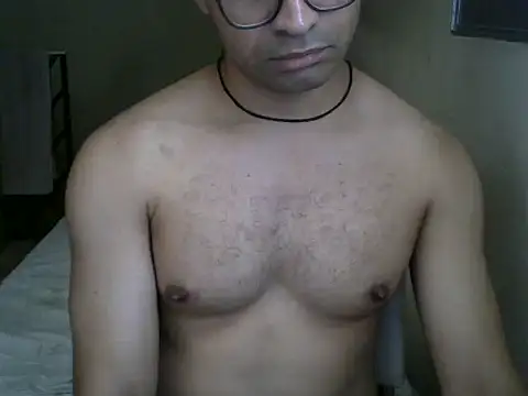 Snapshot of honeybatista chatting on February 15, 2026, 5:09 pm honeybatista online show from February 15, 2026, 5:09 pm