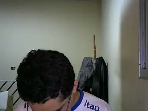 Snapshot of honeybatista chatting on February 17, 2026, 2:24 pm honeybatista online show from February 17, 2026, 2:24 pm