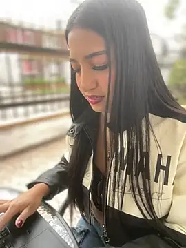 Daniela Pink online show from April 16, 2026, 11:44 am